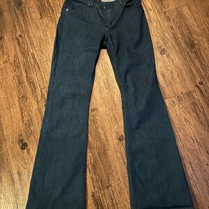 Women’s LOLA Kimes jeans. Low rise